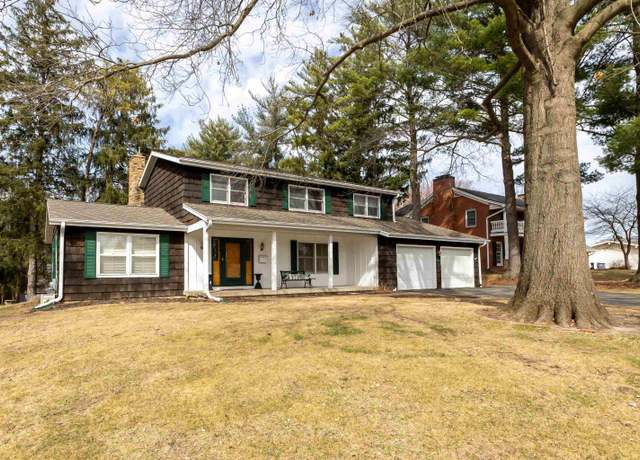 Property at 2375 Simpson St, Dubuque, IA 52003, 4 beds, 3.5 baths