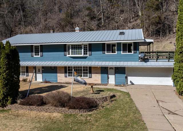 Property at 21279 Mud Lake Rd, Dubuque, IA 52001, 3 beds, 2 baths