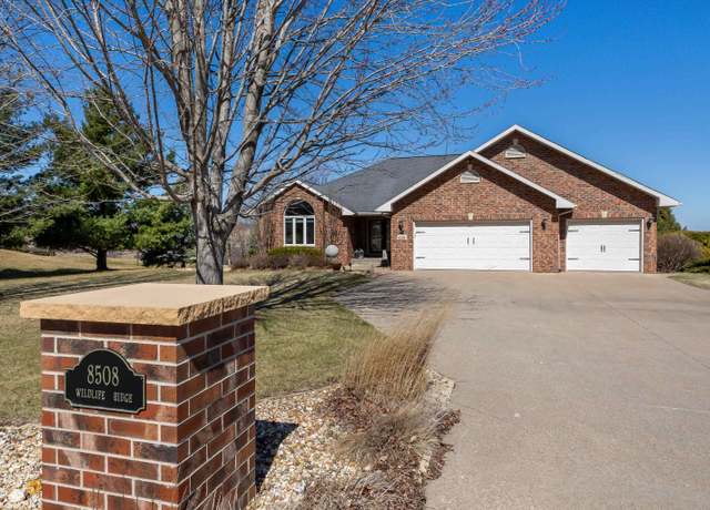 Property at 8508 Wildlife Rdg, Dubuque, IA 52003, 4 beds, 3 baths