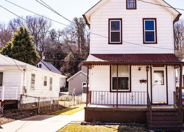 Property at 2663 White St, Dubuque, IA 52001, 3 beds, 1.5 baths