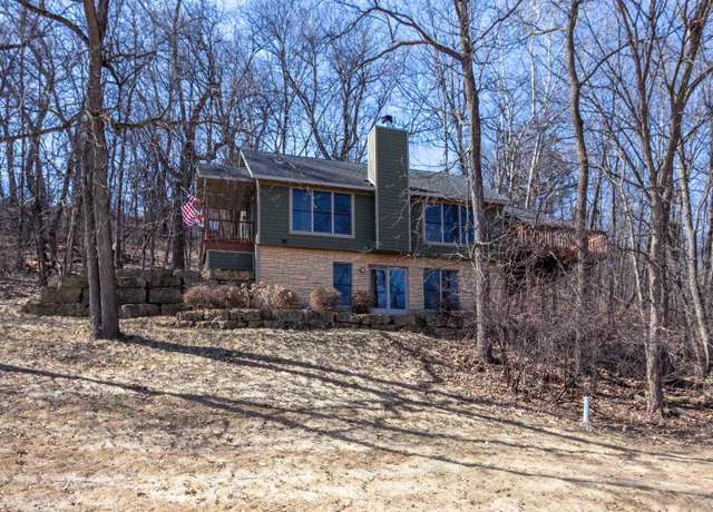 Property at 5 Sundance Trl, Galena, IL 61036, 3 beds, 3.5 baths