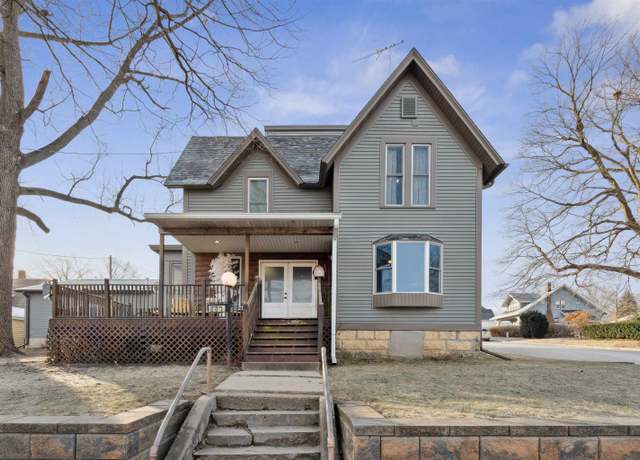 Property at 207 W Maple St, Maquoketa, IA 52060, 4 beds, 1.5 baths
