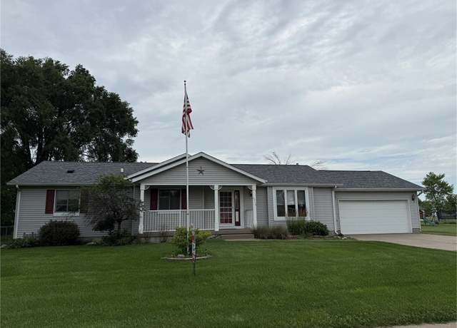 Property at 6713 Wellington Dr, Muscatine, IA 52761, 3 beds, 2.5 baths