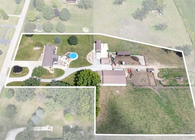 Property at 13632 8th St. St NW, Dyersville, IA 52040, 4 beds, 3 baths
