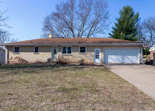 Property at 875 Kelly Ln, Dubuque, IA 52003, 3 beds, 2 baths