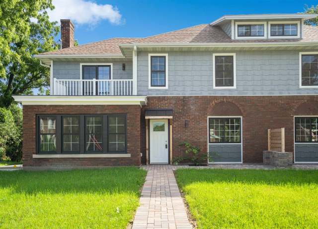 Property at 222 S Grandview Ave, Dubuque, IA 52003, 3 beds, 2.5 baths