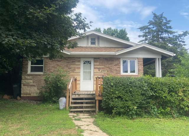 Property at 2740 Buena Vista St, Dubuque, IA 52001, 4 beds, 2 baths