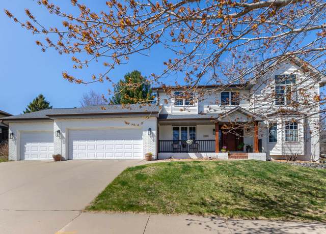 Property at 762 Thornwood Dr, Dubuque, IA 52003, 4 beds, 3.5 baths