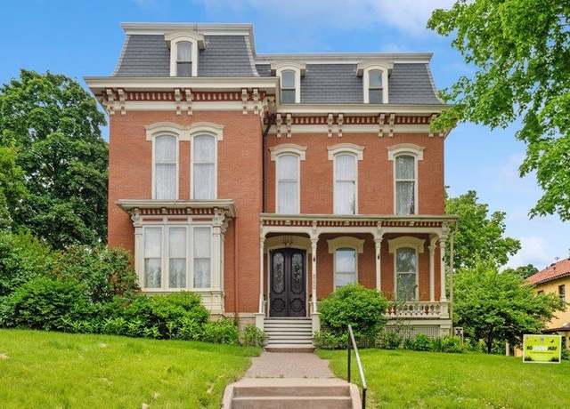 Property at 563 W 11th St, Dubuque, IA 52001, 5 beds, 3.5 baths