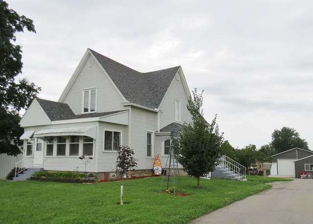Property at 814 W Platt St, Maquoketa, IA 52060, 3 beds, 1.5 baths