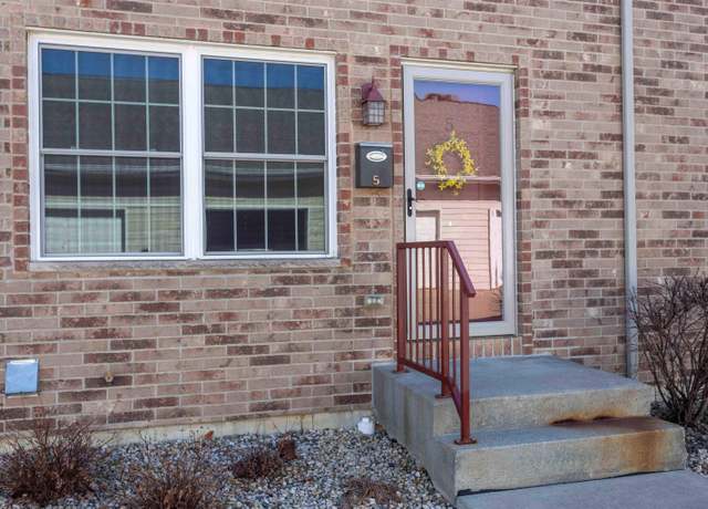 Property at 3470 Hillcrest Rd #5, Dubuque, IA 52002, 3 beds, 2.5 baths