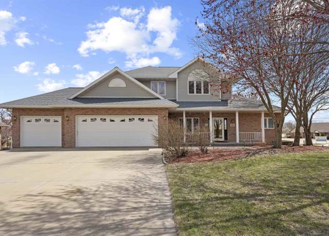 Property at 866 5th St. St SW, Dyersville, IA 52040, 6 beds, 3.5 baths