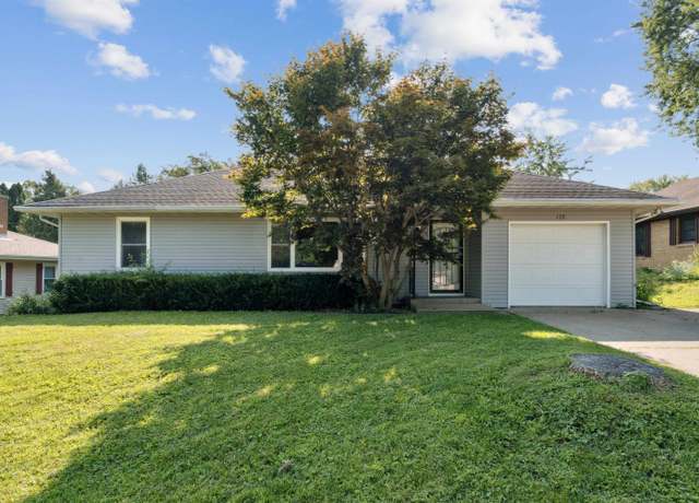 Property at 130 Devon Dr, Dubuque, IA 52001, 3 beds, 2 baths