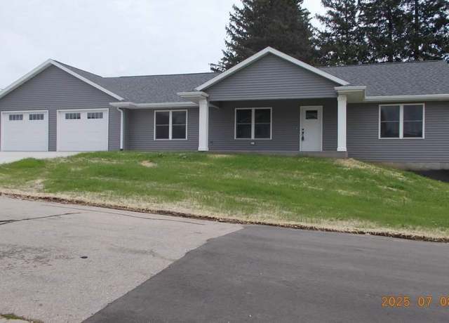 Property at 860 Sunshine St, Holy Cross, IA 52053, 3 beds, 2 baths