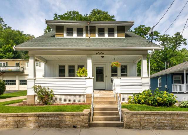 Property at 1135 Rosedale Ave, Dubuque, IA 52001, 3 beds, 1.5 baths