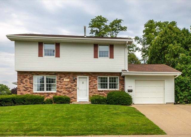 Property at 1870 Horizon Ct, Dubuque, IA 52001, 4 beds, 1.5 baths