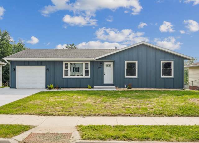 Property at 2244 Saint John Dr, Dubuque, IA 52002, 4 beds, 2 baths