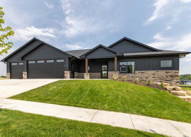 Property at 2461 Whisper Woods Ln, Dubuque, IA 52003, 4 beds, 3 baths