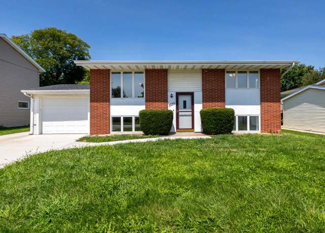 Property at 3525 Hillcrest Rd, Dubuque, IA 52002, 4 beds, 2 baths