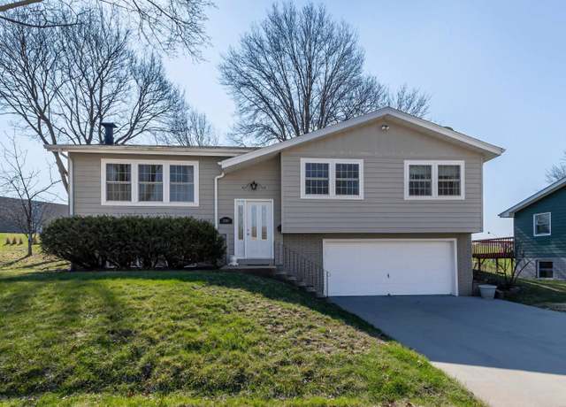 Property at 2180 Key Way Dr, Dubuque, IA 52002, 3 beds, 2 baths
