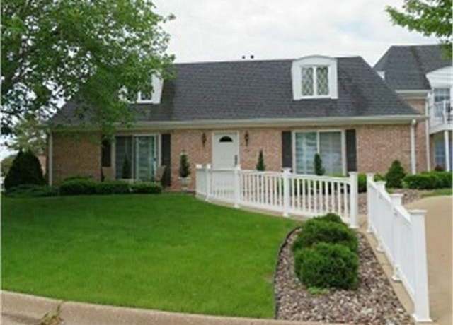 Property at 2353 Coventry Park Unit B101, Dubuque, IA 52001, 3 beds, 2 baths