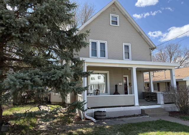 Property at 1451 Mount Pleasant St, Dubuque, IA 52001, 3 beds, 2 baths