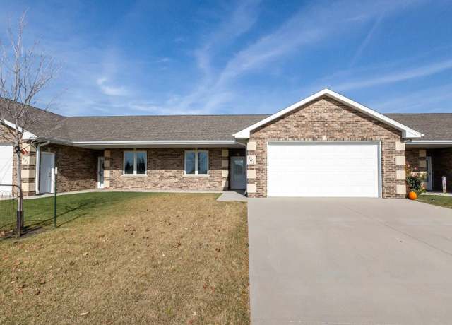 Property at 405 SW 3rd Ave, Farley, IA 52046, 2 beds, 2 baths