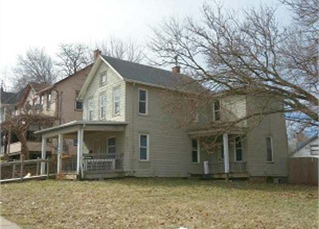Property at 425 Hill St, Dubuque, IA 52001, 4 beds, 1 bath