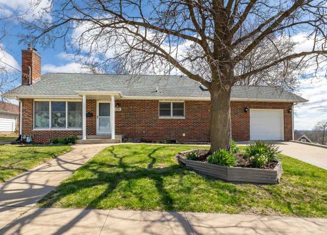 Property at 238 Apple St, Dubuque, IA 52003, 3 beds, 2 baths