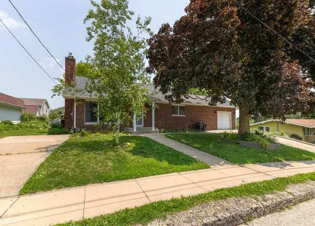 Property at 238 Apple St, Dubuque, IA 52003, 3 beds, 2 baths