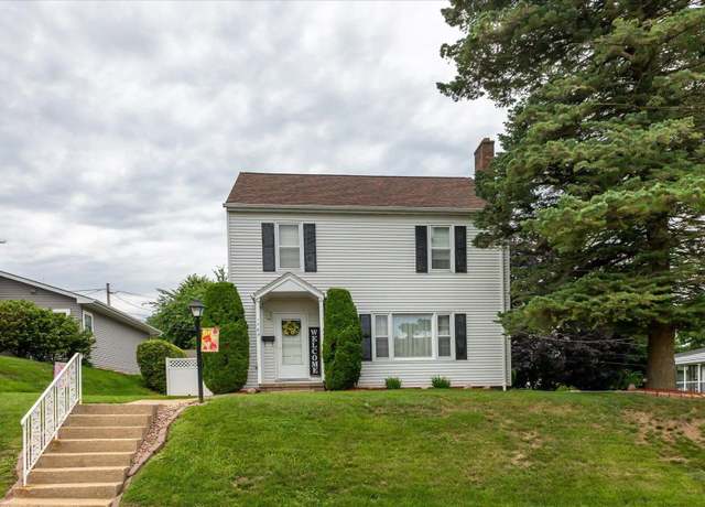 Property at 1765 Atlantic St, Dubuque, IA 52001, 3 beds, 1.5 baths