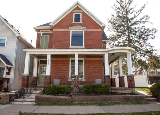Property at 2531 Windsor Ave, Dubuque, IA 52001, 4 beds, 1.5 baths