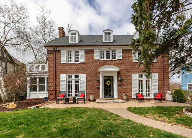 Property at 239 Alpine St, Dubuque, IA 52001, 4 beds, 3 baths