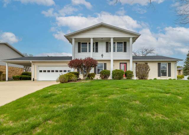 Property at 3055 Vail Trl, Dubuque, IA 52001, 4 beds, 3.5 baths