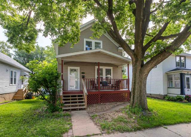 Property at 392 Glen Oak St, Dubuque, IA 52001, 2 beds, 1.5 baths