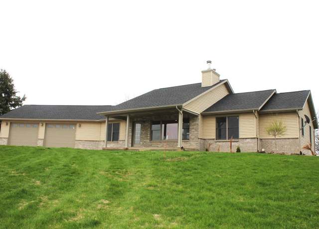Property at 23551 274th St, La Motte, IA 52054, 4 beds, 3 baths