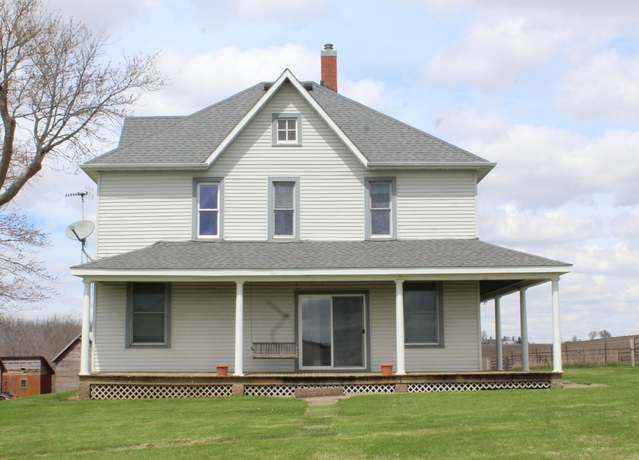 Property at 22350 300th St, La Motte, IA 52054, 4 beds, 1 bath
