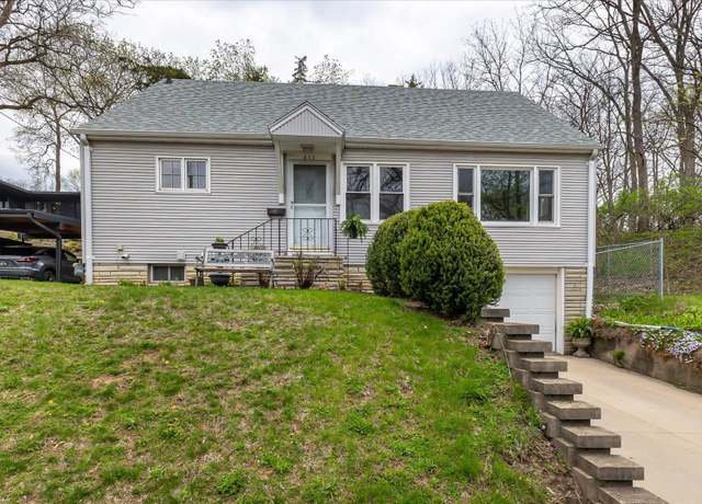 Property at 855 Kirkwood St, Dubuque, IA 52001, 3 beds, 2 baths