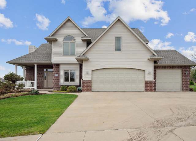 Property at 3423 Arrowwood Ln, Dubuque, IA 52001, 4 beds, 3.5 baths