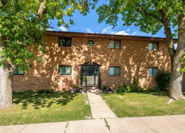 Property at 738 Duggan Dr Unit 1, Dubuque, IA 52001, 2 beds, 1 bath