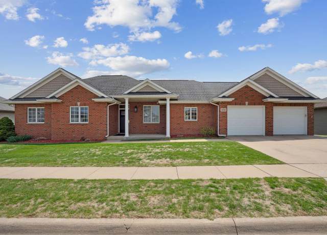 Property at 3256 Arrowwood Ln, Dubuque, IA 52001, 4 beds, 3 baths