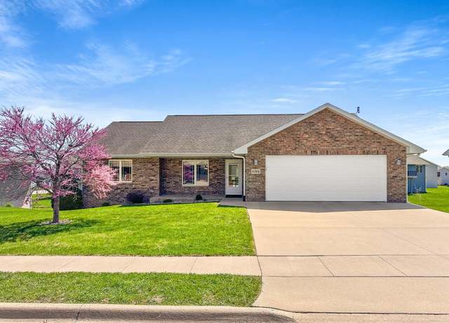 Property at 6364 Osage Dr, Asbury, IA 52002, 4 beds, 3 baths