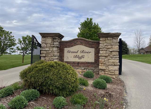 Property at Lots 20 & 21 Country Squire Ln, Dubuque, IA 52001
