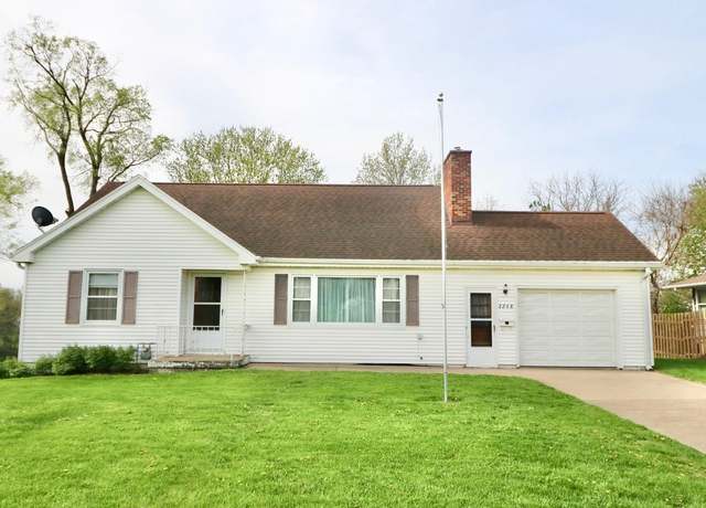 Property at 2268 Marion St, Dubuque, IA 52003, 3 beds, 1.5 baths