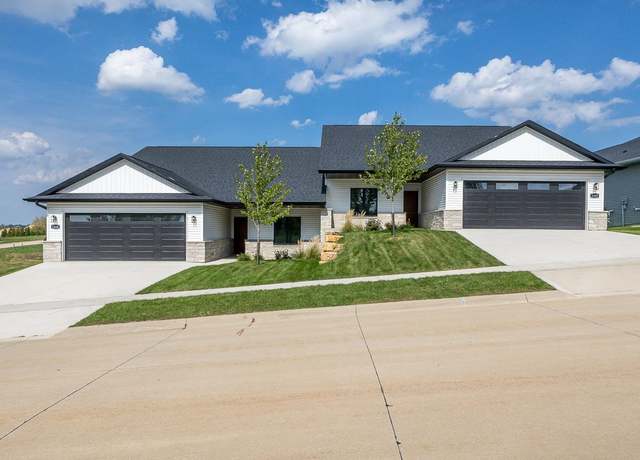Property at 1446 Autumn Ridge Ln, Dubuque, IA 52003, 3 beds, 3 baths