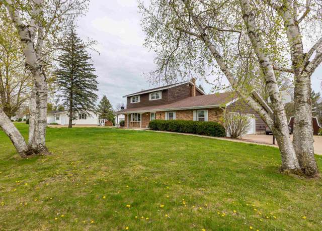 Property at 615 Ridge Ave, Platteville, WI 53818, 3 beds, 2.5 baths