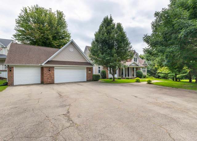 Property at 11325 E Golf View Dr, Galena, IA 61036, 5 beds, 4.5 baths