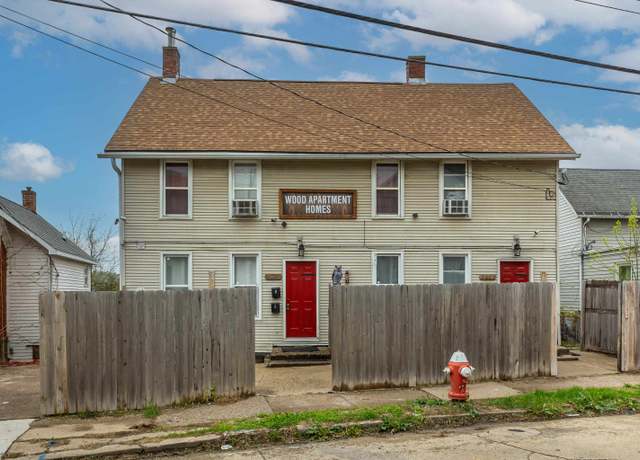 Property at 2413 Stafford St, Dubuque, IA 52001, 5 beds, 3 baths