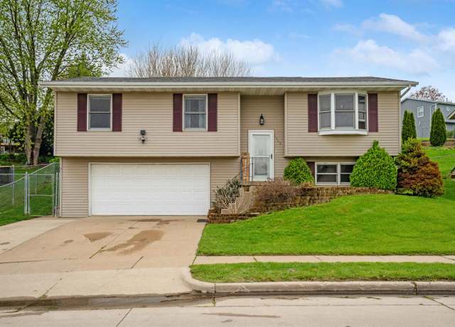 Property at 1565 Lucy Dr, Dubuque, IA 52002, 3 beds, 3 baths