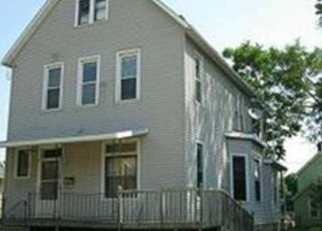 Property at 2464 White St, Dubuque, IA 52001, 4 beds, 2 baths